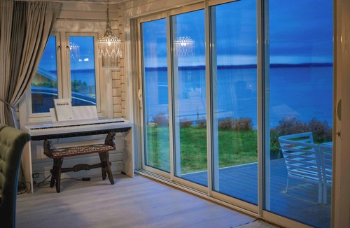 Rygge House | Cozy seaside cabin with beachfront in Fulgevik