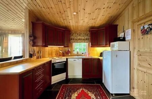 Ringsaker House | Cozy spacious cabin with sauna at Natrudstilen