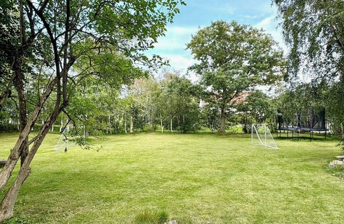 Brastad House | Cozy spacious cottage by water and nature