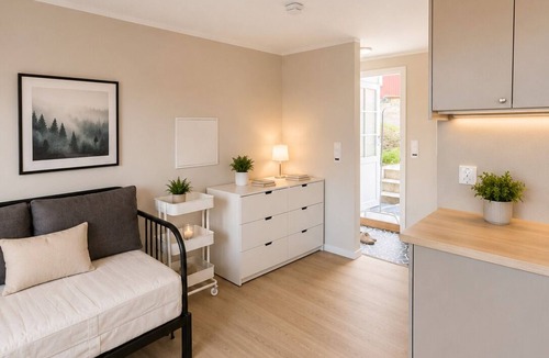 Tysvaer Apartment | Cozy studio by the lake - nature, hiking & fishing in Norway