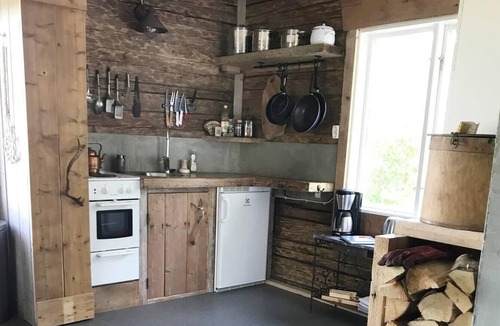 Ramsele Cottage | Cozy stuga with mountain & northern lights view