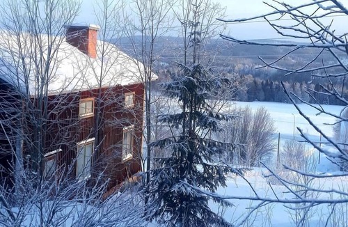Ramsele Cottage | Cozy stuga with mountain & northern lights view