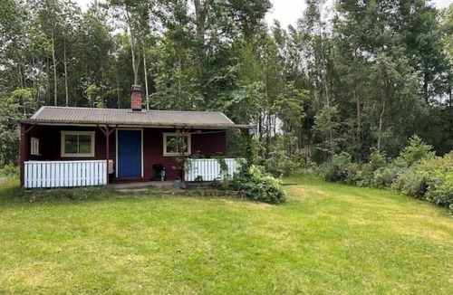 Stigtomta Cabin | Cozy summer cottage near the family-friendly Bärstabadet.