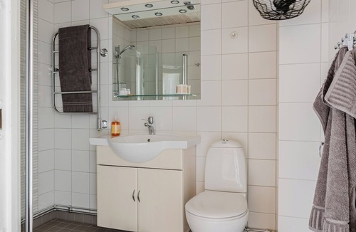 Kungsangen House | Cozy Townhouse, 6+1 Beds, Terrace - Stockholm Area