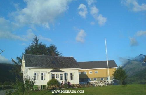 Uskedal Bed & Breakfast | Dønhaug Gard
