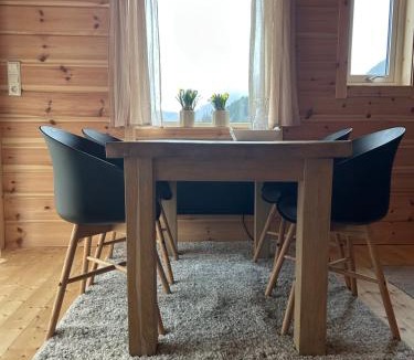 Vanylven House | Deer Cottage