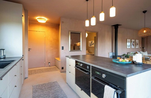 Hjo House | Designer cabin with guest house at Lake Mullsjön