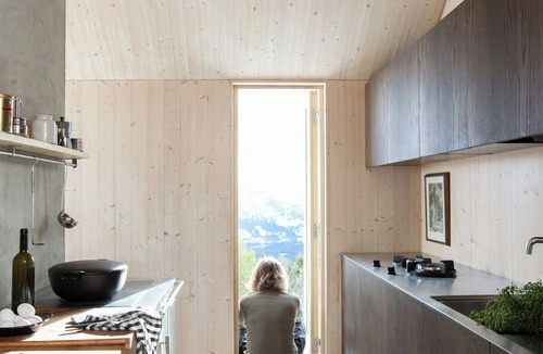 Vang House | Designer cabin with mountain views in Valdres