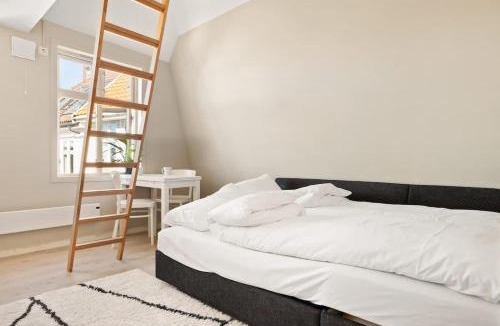 Bergen City Centre Apartment | Dinbnb Appartments l Live in a postcard ! l 300 m To Bryggen l Value!
