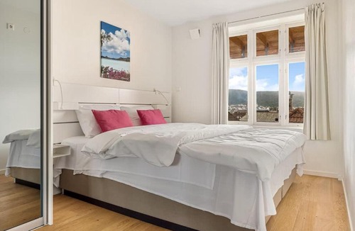 Bergenhus Apartment | Dinbnb Homes I Panorama View 600m From Bryggen