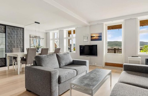 Bergenhus Apartment | Dinbnb Homes I Panorama View 600m From Bryggen