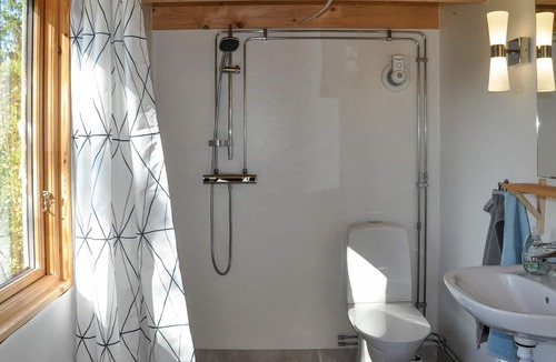 Amotfors House | Do you dream of rural tranquility and closeness to nature? Then this family-friendly wooden house wi
