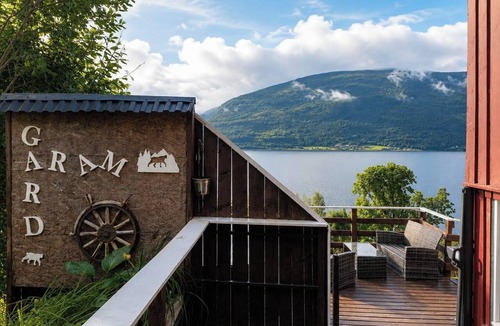 Gjemnes Municipality House | Dog-Friendly Vacation Home on the Fjord – Fenced-In, Hot Tub & Sauna