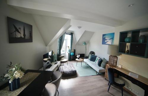 Alesund Apartment | Downtown Historical House with Renovated apartments free P near