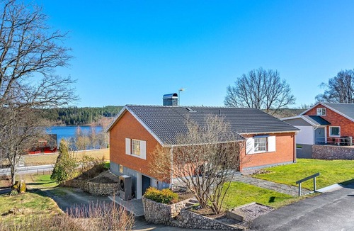 Overlida House | Dream Holiday home with wonderful lake view near Gothenburg in western Sweden