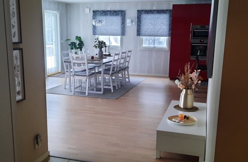 Nybro House | Dream house on the lake with sauna, fireplace, Wi-Fi, gallery/loft, boat, canoe, double garage