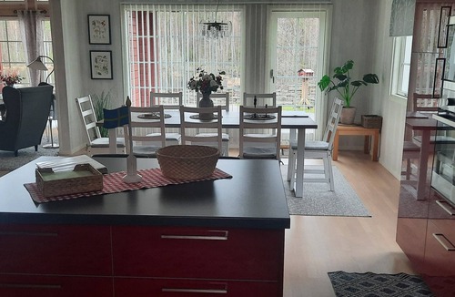 Nybro House | Dream house on the lake with sauna, fireplace, Wi-Fi, gallery/loft, boat, canoe, double garage