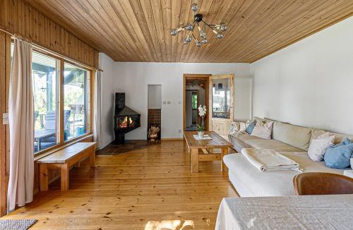 Upplands-Bro Municipality Villa | Dream location with lake view & Top location near