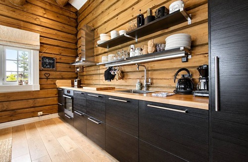 Kamben Cottage | Dream mountain cabin with jacuzzi and views