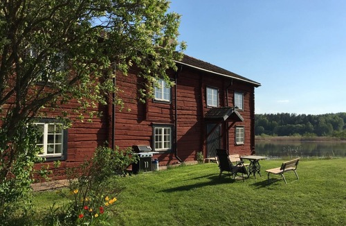 Aspo House | Dream vacation right on Lake Mälaren in a holiday home