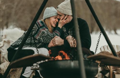 Tromso Apartment | EIRA Fjord Stay with firepit, snowmobile rental and free snowshoes