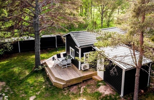 Vikbolandet House | Ekhaga Cabins - Holiday home by the Baltic Sea with sauna & nature
