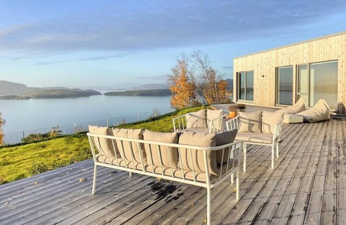 Fister House | Elegance and stunning view by Stavanger