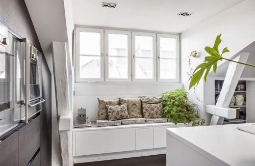 Ostermalm Apartment | Elegant Östermalm Loft