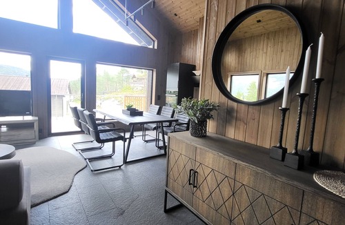 Kviteseid Cabin | Elegant black chalet with top amenities in Vrådal