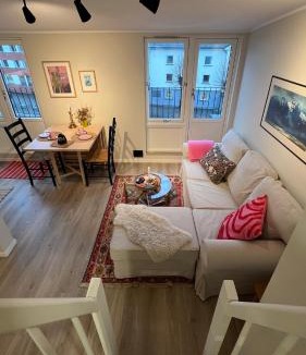 Vossevangen Apartment | Elegant Penthouse - 1 Min To Train Station - Balcony
