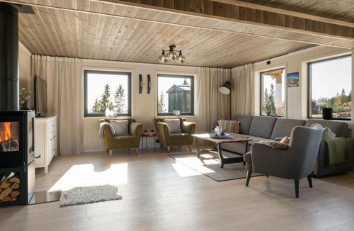 Loten Municipality House | Elgen · Shuffleboard & Ski · Budor · 60 min OSL