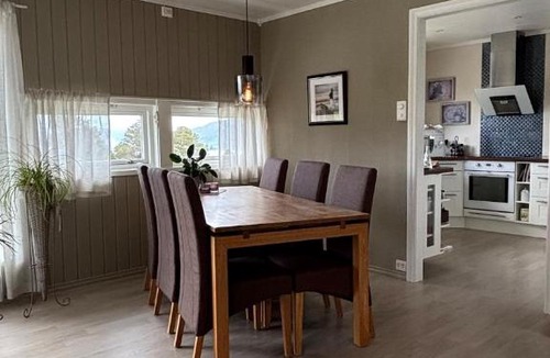 Kyrksaeterora House | Enebolig med lysthus og sjøutsikt