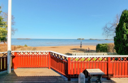 Mellerud O House | Enjoy a wonderful vacation right by the lake, Vänern