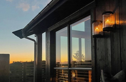 Etnedal House | Enjoy the calm setting of this cozy family cabin