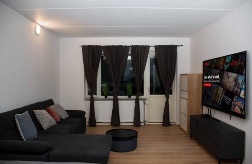 Oster Apartment | Entire Apartment Malmö-2Bedrooms-Tv Lounge-Balcony