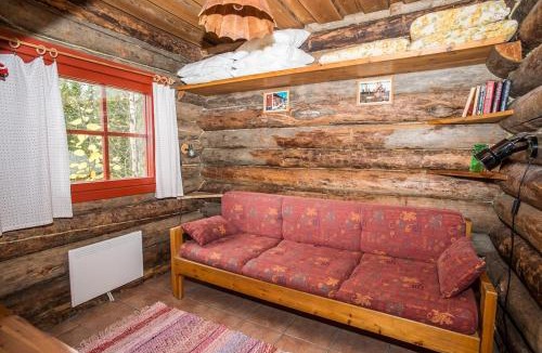Syote House | Erä, kahden makuuhuoneen kelomökki, lukuisten polkujen, polkupyöräreitin sekä kalaisan tunturilammen vieressä
