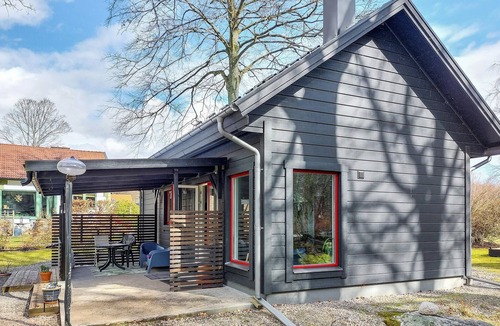Hassleholm Municipality House | Escape your everyday life and relax in this pretty holiday home with garden.