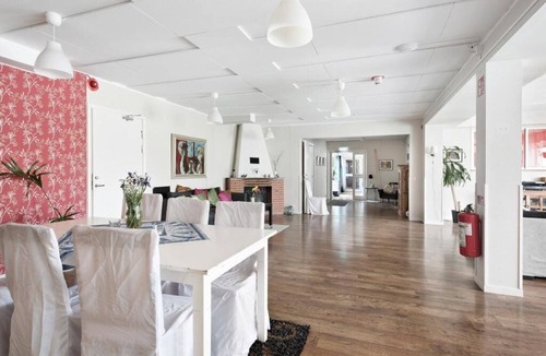 Annerstad House | Estate