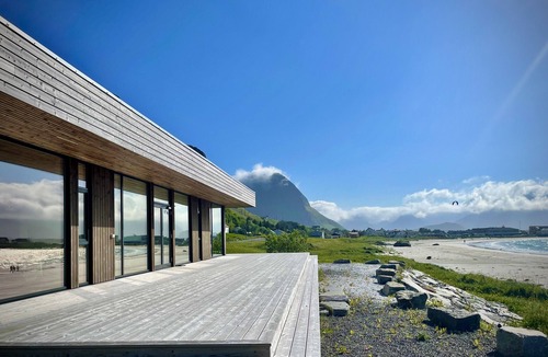 Flakstad Villa | Exclusive Beach House Ramberg – Your Private Oasis
