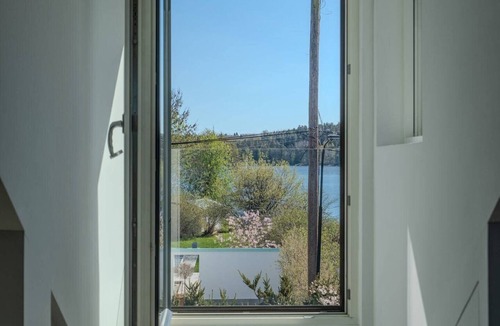 Saltsjo-Duvnas Villa | Exclusive Beachfront Villa