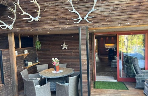 Voss House | Exclusive Cabin - Lake Views - Sauna - EV Charger