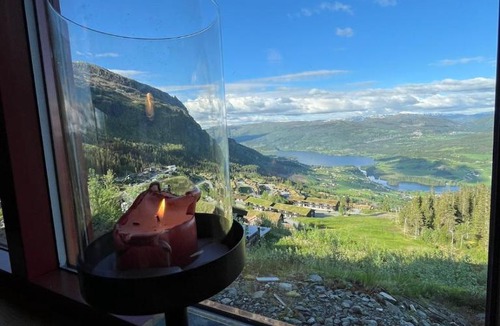 Voss House | Exclusive Cabin - Lake Views - Sauna - EV Charger