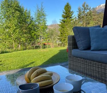 Voss House | Exclusive Designer Cabin - Panoramic Mountain View