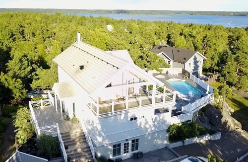 Gustavsvik House | Exclusive house with pool and sea view of Stockholm archipelago near nature and city.
