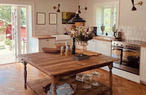 Gnesta Municipality House | Exclusive lakeside gem in idyllic Sörmland