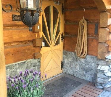 Vangsnes Villa | Exclusive log house with panoramic fjord views