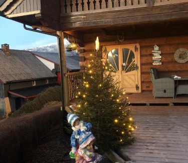 Vangsnes Villa | Exclusive log house with panoramic fjord views