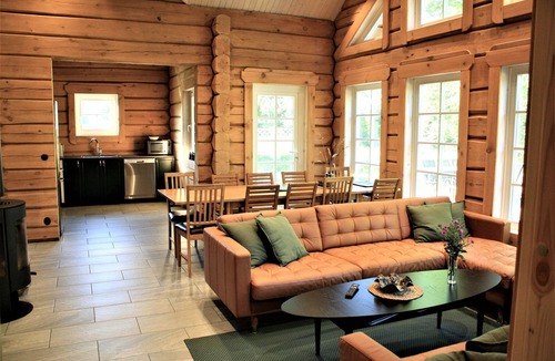 Perstorp Cabin | Exclusive new log house with fantastic lake view