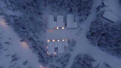 Syote Villa | Exclusive Nordic Cabin Resort - 5 New Cottages on One Private Propert - Sleeps 40