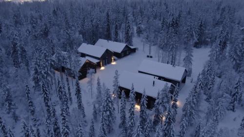 Syote Villa | Exclusive Nordic Cabin Resort - 5 New Cottages on One Private Propert - Sleeps 40
